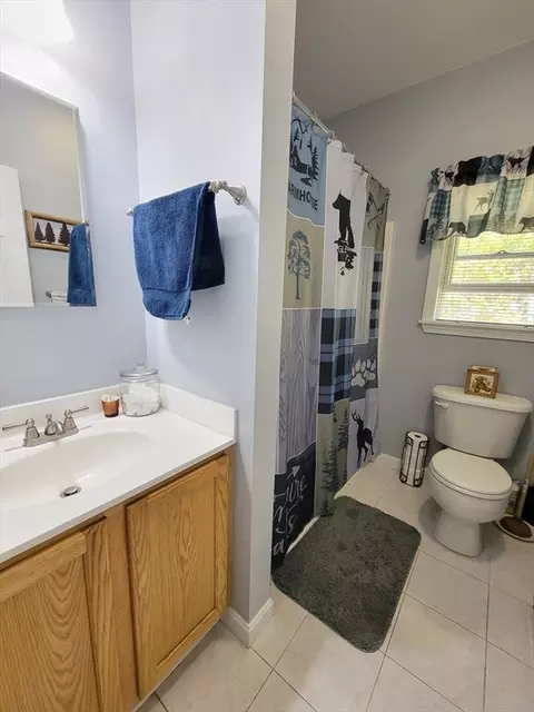 Bath - 297 Sheldon Rd, Barre, MA 01005 photo 2 of 3