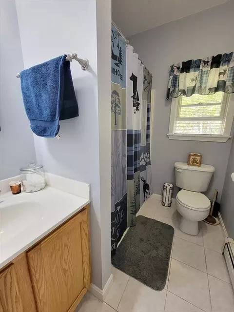 Bath - 297 Sheldon Rd, Barre, MA 01005 photo 1 of 3