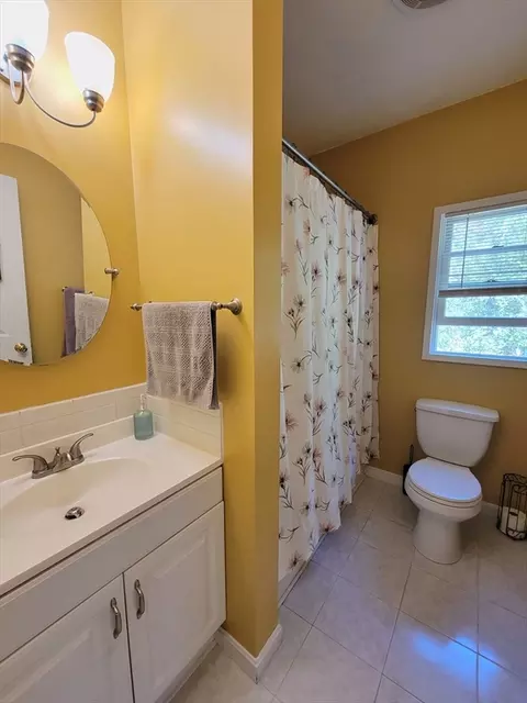 Bath - 297 Sheldon Rd, Barre, MA 01005 photo 3 of 3