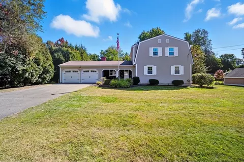 5 Old Carriage Dr, Wilbraham, MA 01095