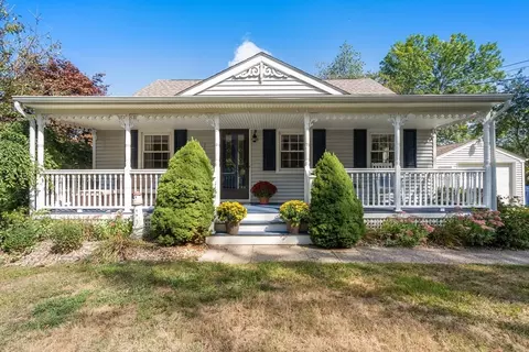 282 Cushman Rd, Rochester, MA 02770