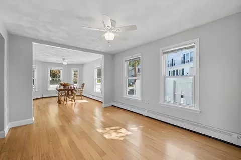10 Mission Pl, Lowell, MA 01852
