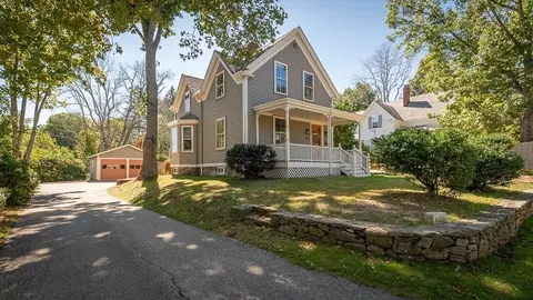 122 Bridge St, Manchester, MA 01944