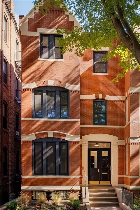21 Wellington St #2, Boston, MA 02118