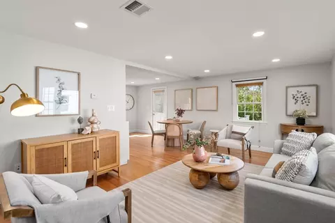 2 Norcross Cir # -4, Arlington, MA 02474
