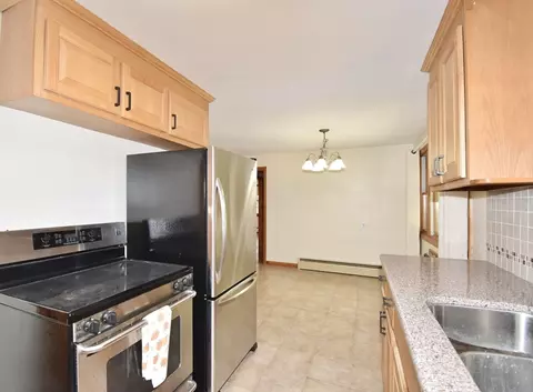 74 Blanche St, Springfield, MA 01119 photo 2