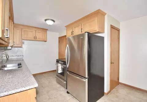 74 Blanche St, Springfield, MA 01119 photo 4