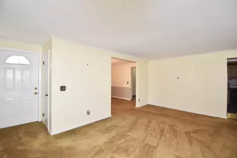 74 Blanche St, Springfield, MA 01119 photo 12