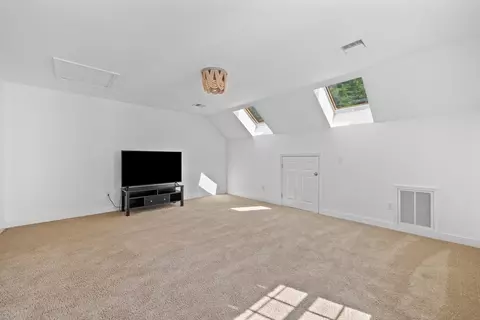 32 Whispering Pine Cir #32, Worcester, MA 01606 photo 25