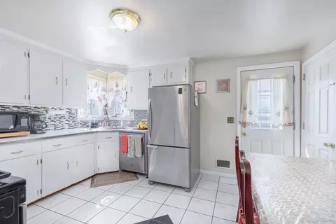 79 Princeton Ave, Waltham, MA 02451