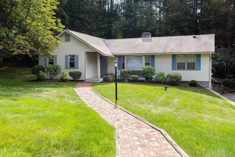7 Cedar Hill St, Palmer, MA 01069