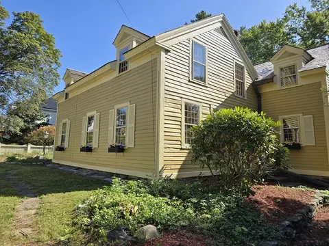 105 Church St, Ware, MA 01082 photo 2