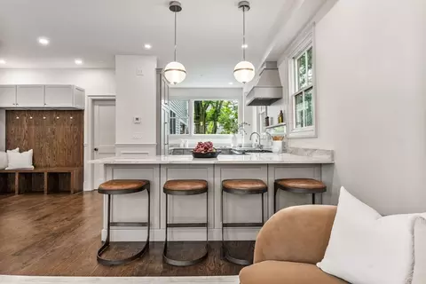 194 Green St #194, Cambridge, MA 02139