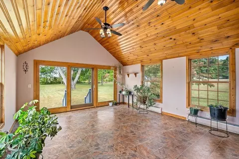 26 Brook St, Easthampton, MA 01027 photo 9