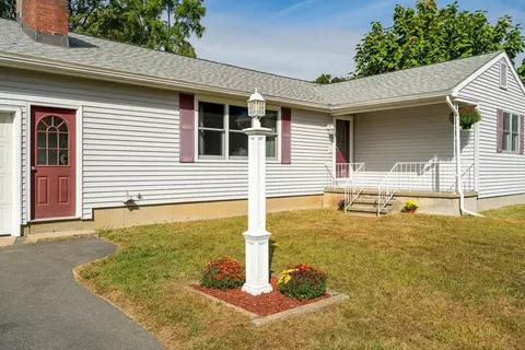 26 Brook St, Easthampton, MA 01027 photo 2