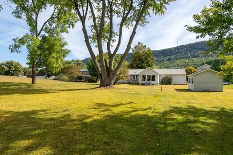26 Brook St, Easthampton, MA 01027 photo 5