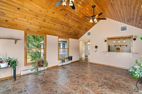 26 Brook St, Easthampton, MA 01027 photo 11