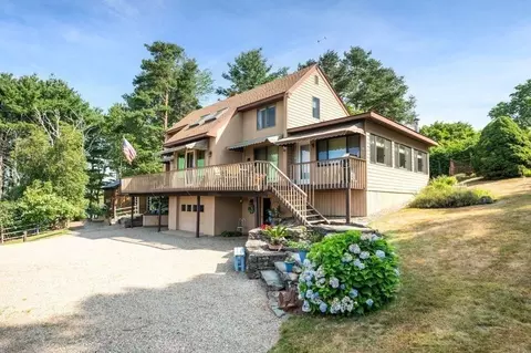 22 Little Neck Rd, Ipswich, MA 01938