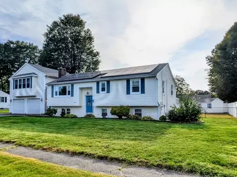 209 Pineview Cir, Agawam, MA 01001
