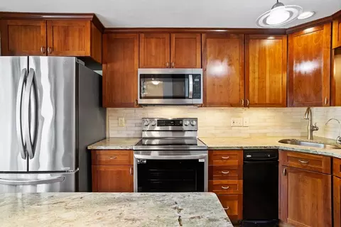 Kitchen - 15 Deer Path #3, Maynard, MA 01754 photo 3 of 5