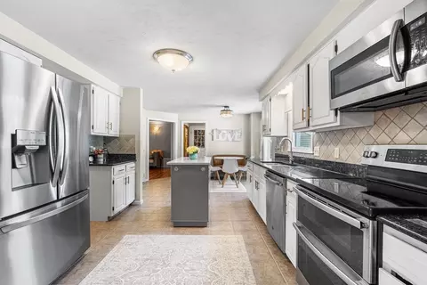 1 Jonathans Way, Upton, MA 01568 photo 9