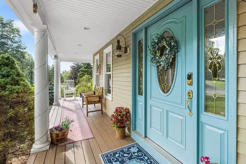 1 Jonathans Way, Upton, MA 01568 photo 3