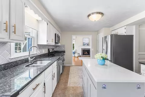 1 Jonathans Way, Upton, MA 01568 photo 10