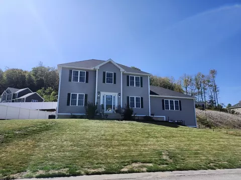 47 Woodside Ave, Rutland, MA 01543