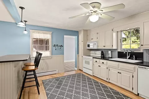 63 Pomeroy St, Easthampton, MA 01027 photo 15