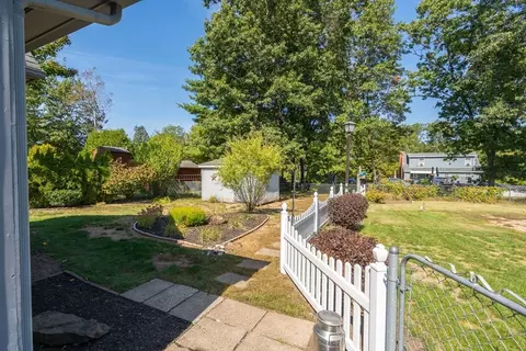 63 Pomeroy St, Easthampton, MA 01027 photo 9