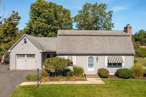 63 Pomeroy St, Easthampton, MA 01027 photo 2