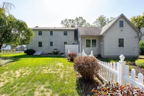 63 Pomeroy St, Easthampton, MA 01027 photo 5