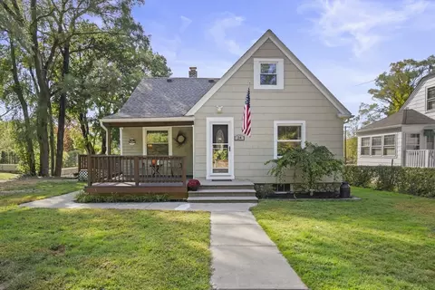 24 Linwood St, Oxford, MA 01540