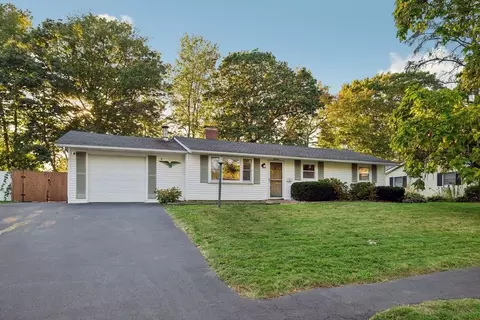 19 Bradford St, Holbrook, MA 02343