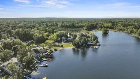103 Lakeside Ave, Webster, MA 01570