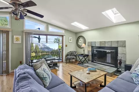 Living - 103 Lakeside Ave, Webster, MA 01570 photo 3 of 4