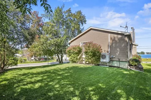 Exterior - 103 Lakeside Ave, Webster, MA 01570 photo 9 of 10