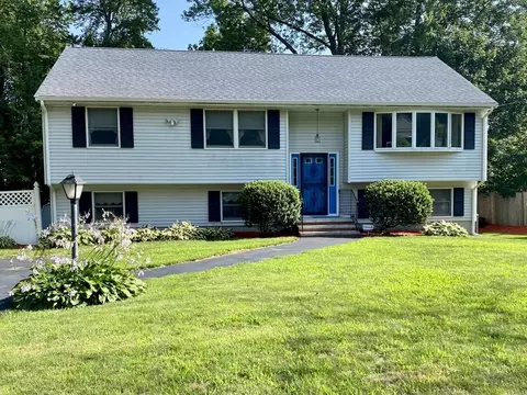 6 E Division St, Holbrook, MA 02343