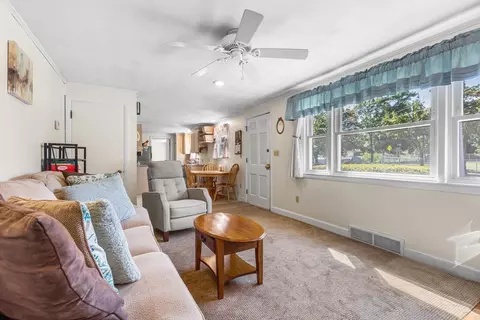 Living - 86 E Boscobel, Braintree, MA 02184 photo 2 of 2