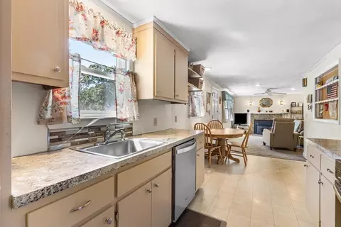 Kitchen - 86 E Boscobel, Braintree, MA 02184 photo 1 of 2