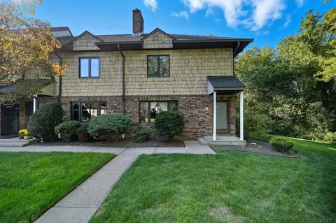 4 Castle Hls # H, Agawam, MA 01001