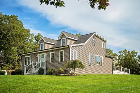236 Williams St, Wrentham, MA 02093