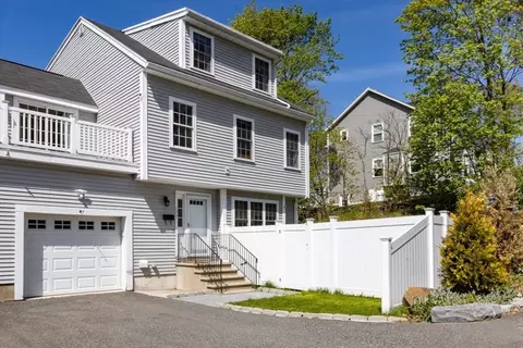 134 Nahant St #B, Wakefield, MA 01880