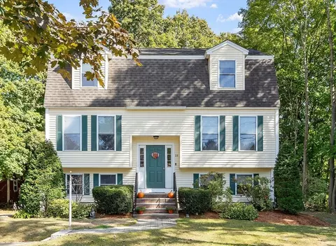 22 River Rd, Pepperell, MA 01463