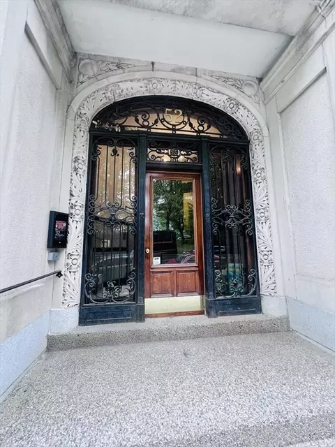 52 Charlesgate E #160, Boston, MA 02215