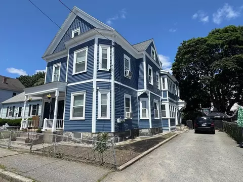 9 Watson St, Lowell, MA 01852