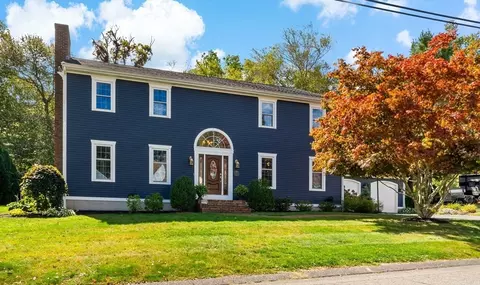 435 Fairway Dr, Somerset, MA 02726