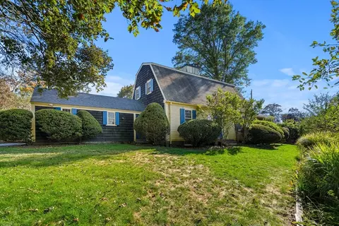 62 Longview Dr, Marblehead, MA 01945