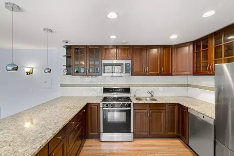 6 Juniper St #16, Brookline, MA 02445 photo 4
