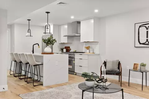 190 Salem St #2, Boston, MA 02113